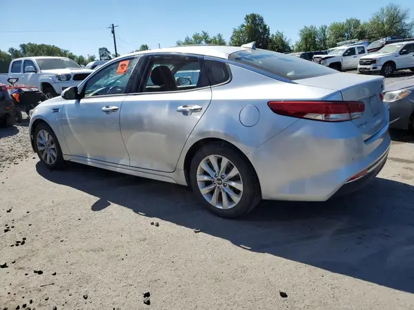 5XXGU4L37JG238167 2018 KIA OPTIMA - Image 2