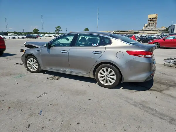 5XXGU4L37JG240260 2018 KIA OPTIMA - Image 2