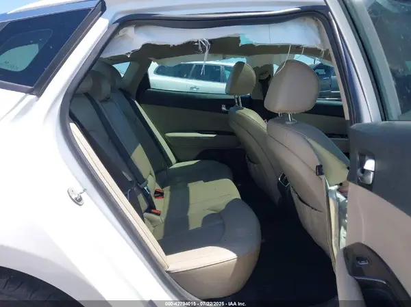 5XXGU4L37JG245054 2018 KIA OPTIMA - Image 8