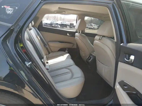 5XXGU4L37JG248200 2018 KIA OPTIMA - Image 8