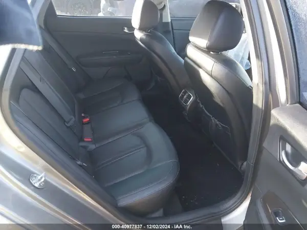 5XXGU4L37JG260668 2018 KIA OPTIMA - Image 8