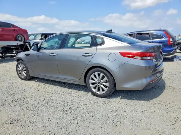 5XXGU4L37JG272075 2018 KIA OPTIMA - Image 2