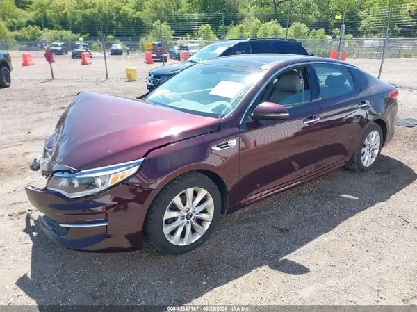 5XXGU4L38GG005052 2016 KIA OPTIMA - Image 2