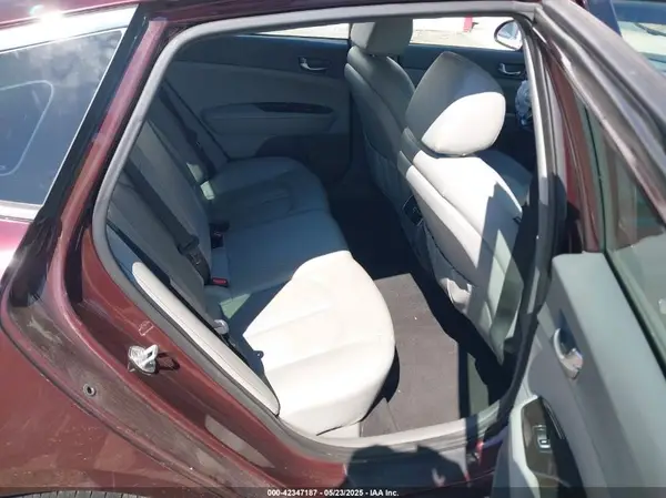 5XXGU4L38GG005052 2016 KIA OPTIMA - Image 8
