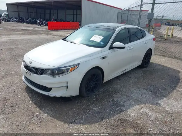 5XXGU4L38GG013197 2016 KIA OPTIMA - Image 2
