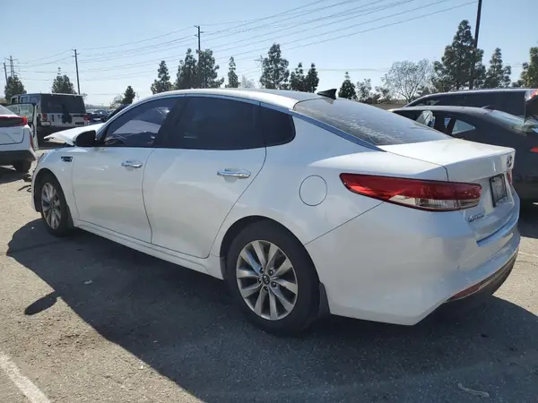 5XXGU4L38GG032526 2016 KIA OPTIMA - Image 2