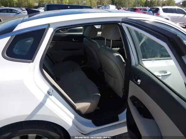 5XXGU4L38GG066384 2016 KIA OPTIMA - Image 8