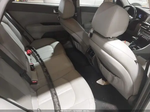 5XXGU4L38GG080897 2016 KIA OPTIMA - Image 8