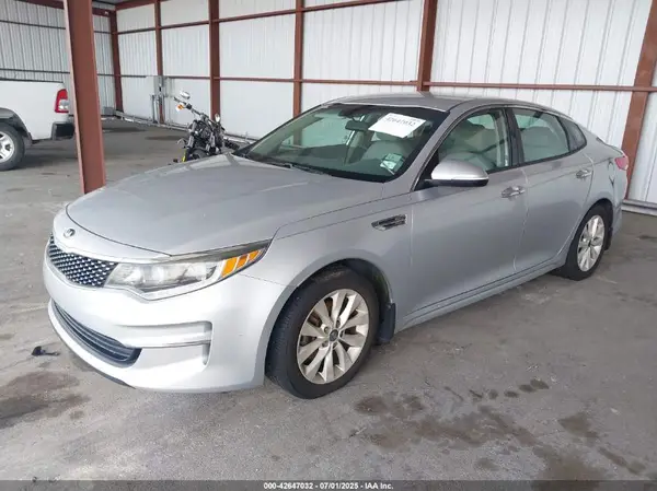 5XXGU4L38GG081239 2016 KIA OPTIMA - Image 2