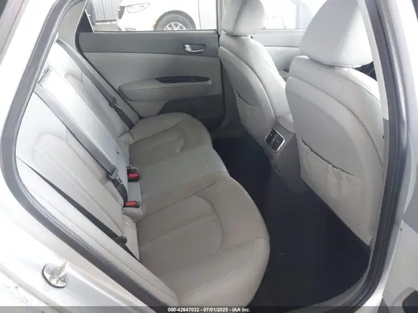 5XXGU4L38GG081239 2016 KIA OPTIMA - Image 8