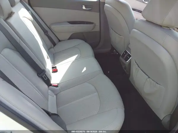 5XXGU4L38GG087851 2016 KIA OPTIMA - Image 8