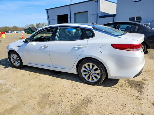 5XXGU4L38GG091513 2016 KIA OPTIMA - Image 2
