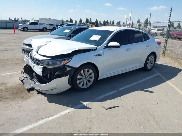 5XXGU4L38GG107029 2016 KIA OPTIMA - Image 2