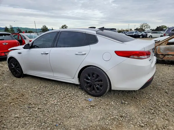 5XXGU4L38GG121481 2016 KIA OPTIMA - Image 2