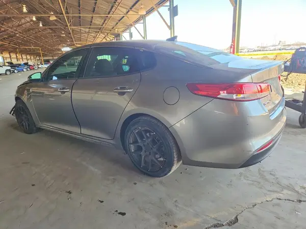 5XXGU4L38HG135382 2017 KIA OPTIMA - Image 2