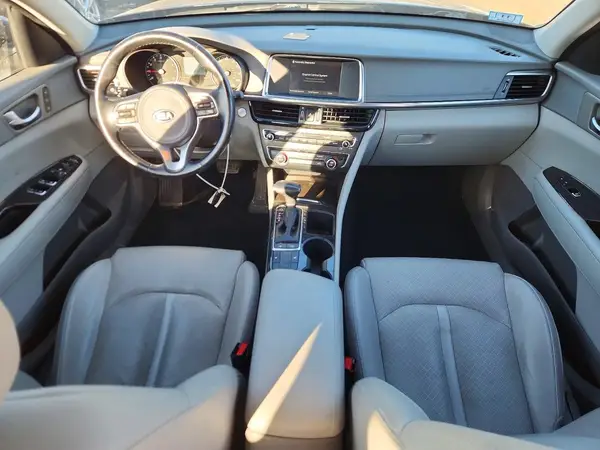 5XXGU4L38HG138752 2017 KIA OPTIMA - Image 8