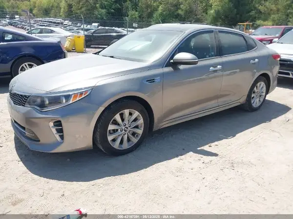 5XXGU4L38HG142560 2017 KIA OPTIMA - Image 2
