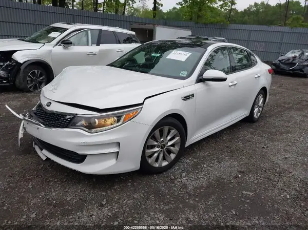 5XXGU4L38HG150559 2017 KIA OPTIMA - Image 2