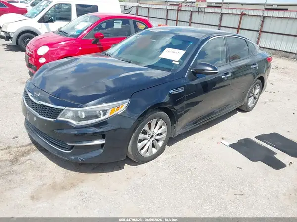 5XXGU4L38HG153817 2017 KIA OPTIMA - Image 2