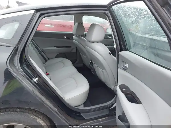 5XXGU4L38HG161593 2017 KIA OPTIMA - Image 8