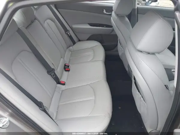 5XXGU4L38HG176935 2017 KIA OPTIMA - Image 8