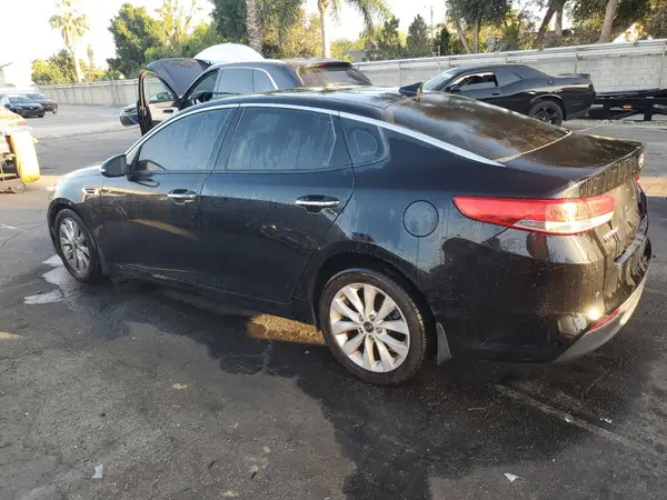 5XXGU4L38JG183518 2018 KIA OPTIMA - Image 2