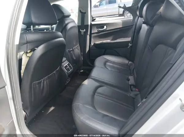 5XXGU4L38JG185656 2018 KIA OPTIMA - Image 8
