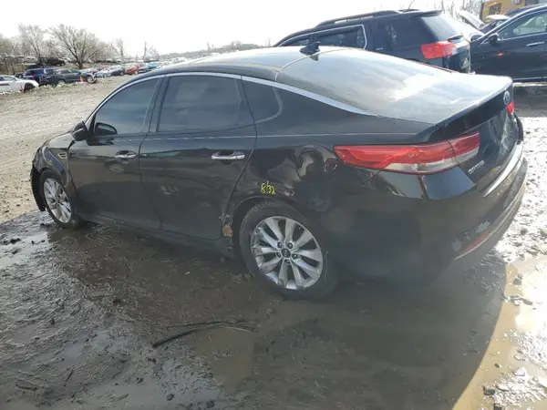 5XXGU4L38JG192333 2018 KIA OPTIMA - Image 2