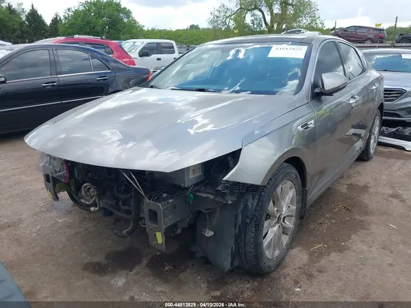 5XXGU4L38JG198035 2018 KIA OPTIMA - Image 2