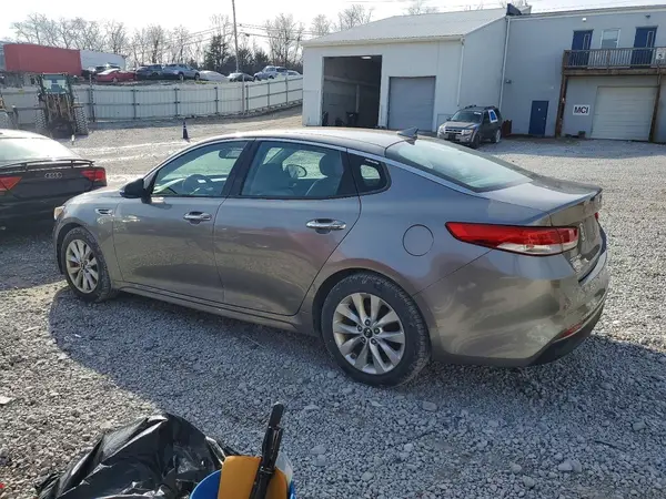 5XXGU4L38JG198486 2018 KIA OPTIMA - Image 2