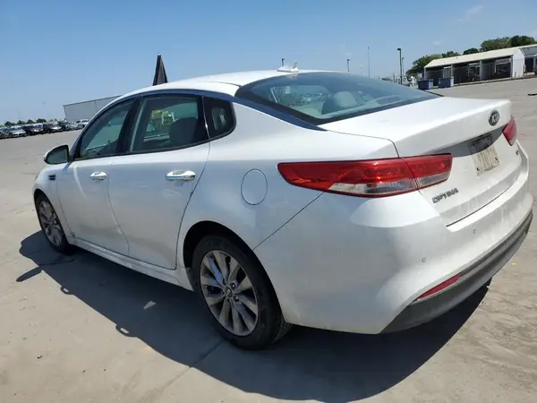 5XXGU4L38JG206408 2018 KIA OPTIMA - Image 2