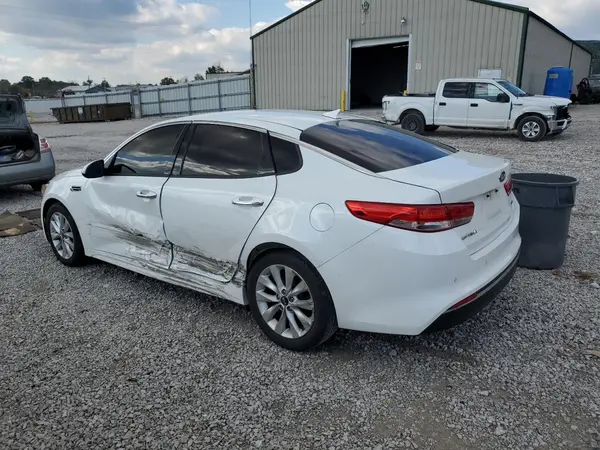 5XXGU4L38JG212693 2018 KIA OPTIMA - Image 2