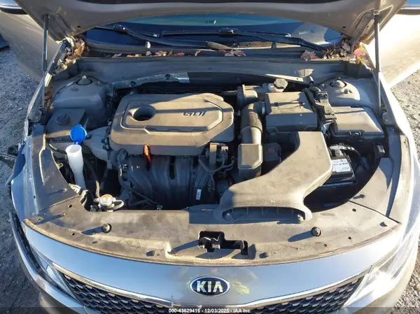 5XXGU4L38JG213262 2018 KIA OPTIMA - Image 8