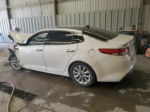 5XXGU4L38JG215125 2018 KIA OPTIMA - Image 2