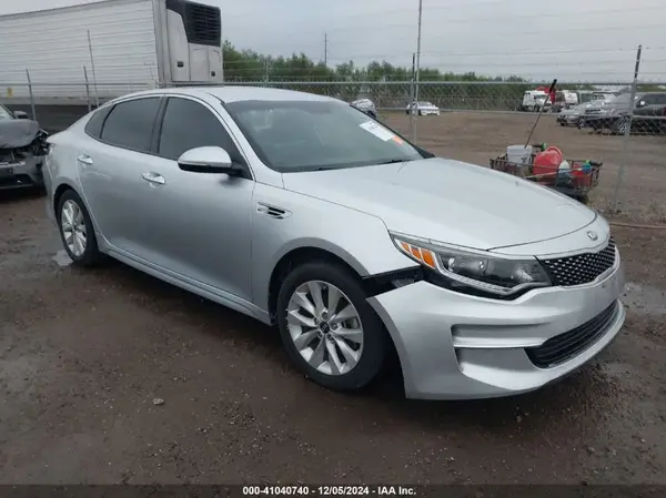 5XXGU4L38JG216355 2018 KIA OPTIMA - Image 1