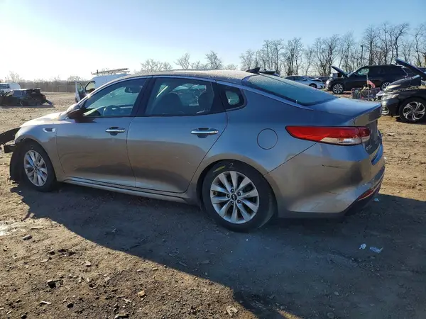 5XXGU4L38JG222656 2018 KIA OPTIMA - Image 2
