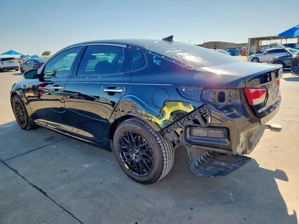 5XXGU4L38JG227520 2018 KIA OPTIMA - Image 2