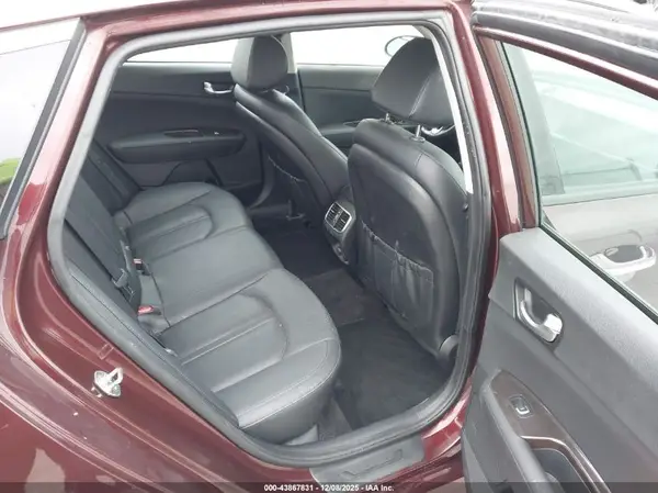 5XXGU4L38JG237755 2018 KIA OPTIMA - Image 8
