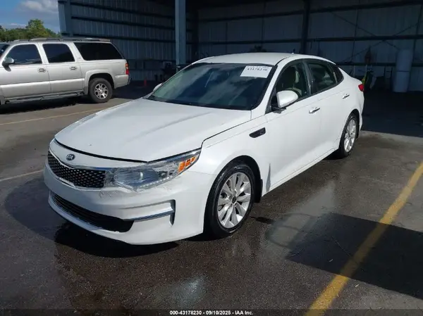 5XXGU4L39GG013418 2016 KIA OPTIMA - Image 2