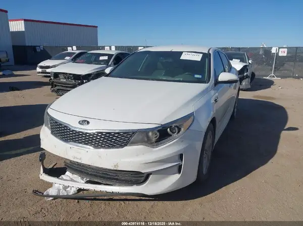 5XXGU4L39GG031255 2016 KIA OPTIMA - Image 2