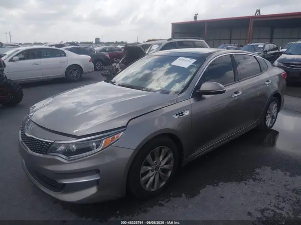 5XXGU4L39GG045317 2016 KIA OPTIMA - Image 2