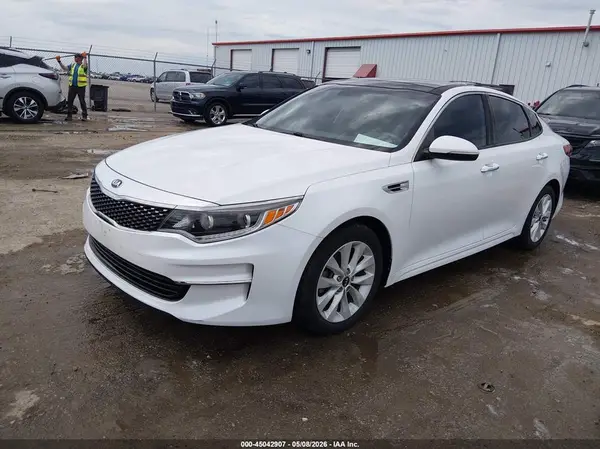 5XXGU4L39GG051912 2016 KIA OPTIMA - Image 2