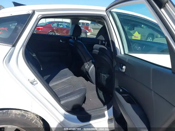 5XXGU4L39GG064837 2016 KIA OPTIMA - Image 8