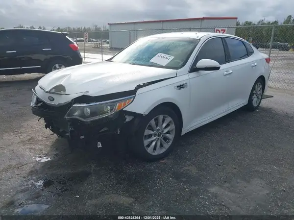 5XXGU4L39GG079998 2016 KIA OPTIMA - Image 2