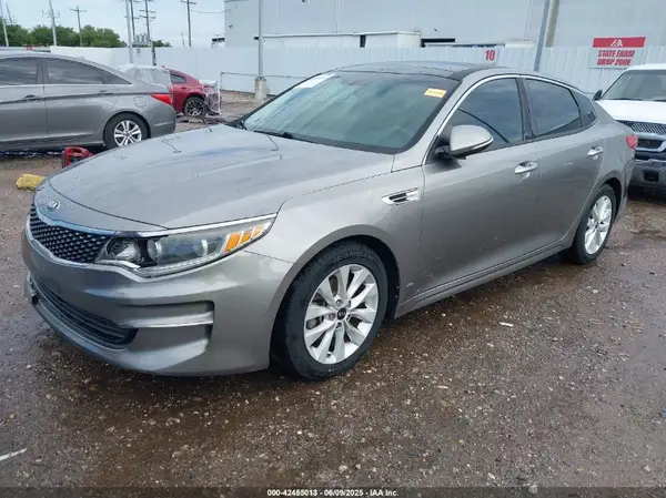 5XXGU4L39GG107329 2016 KIA OPTIMA - Image 2