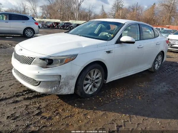 5XXGU4L39HG129400 2017 KIA OPTIMA - Image 2