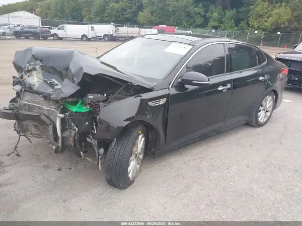 5XXGU4L39HG135035 2017 KIA OPTIMA - Image 2