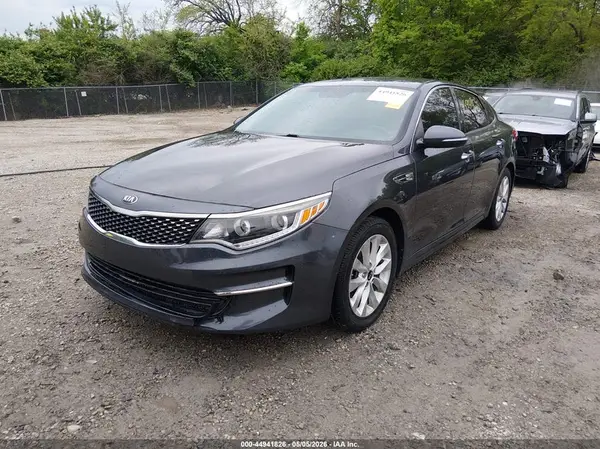 5XXGU4L39HG143832 2017 KIA OPTIMA - Image 2