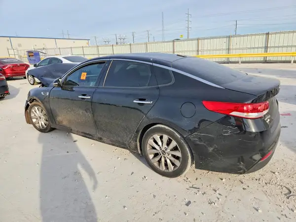5XXGU4L39HG158282 2017 KIA OPTIMA - Image 2