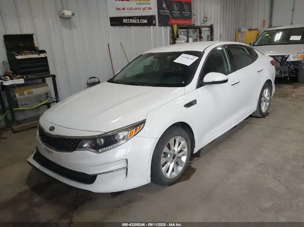 5XXGU4L39HG171498 2017 KIA OPTIMA - Image 2
